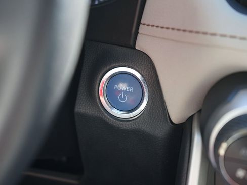 Used 2022 Toyota RAV4 XLE Premium image 27