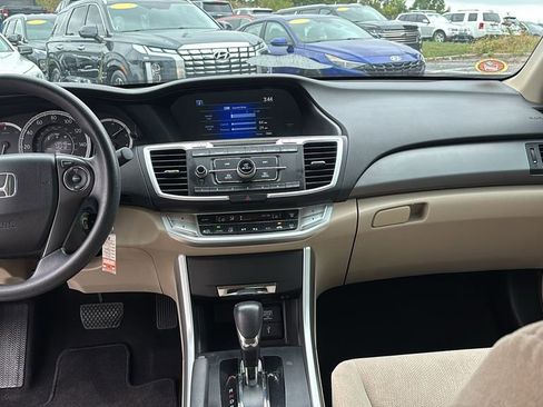 Used 2013 Honda Accord LX image 12