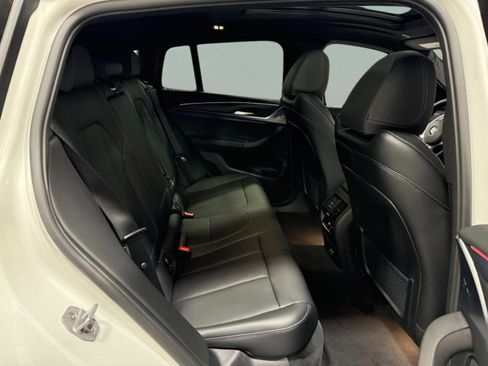 Certified 2025 BMW X4 xDrive30i w/ M Sport Package image 10