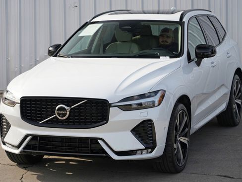 Used 2023 Volvo XC60 B5 Ultimate w/ Protection Package Premier image 49