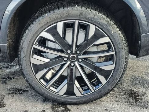 New 2026 Volvo XC90 B6 Plus w/ Protection Package Premier image 33