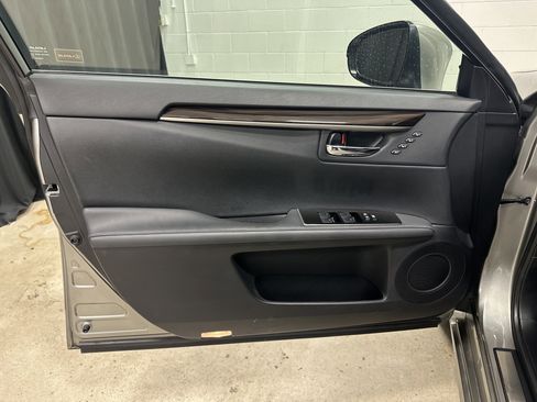 Used 2018 Lexus ES 350 w/ Navigation System Package image 14