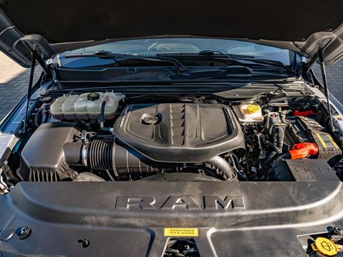 Used 2025 RAM 1500 Limited AWD/4WD image 40