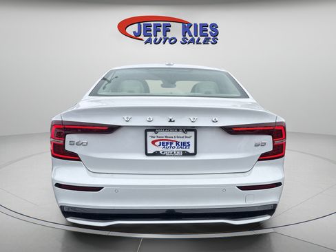 Used 2023 Volvo S60 B5 Plus image 6