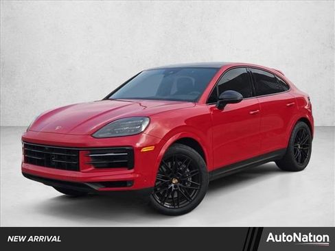Used 2025 Porsche Cayenne Coupe image 1