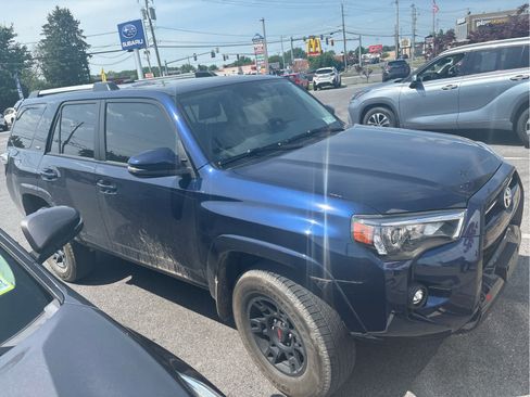Used 2023 Toyota 4Runner SR5 Premium w/ Moonroof Package AWD/4WD image 2