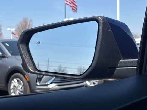 Used 2020 Chevrolet Equinox LT w/ Driver Convenience Package FWD image 33