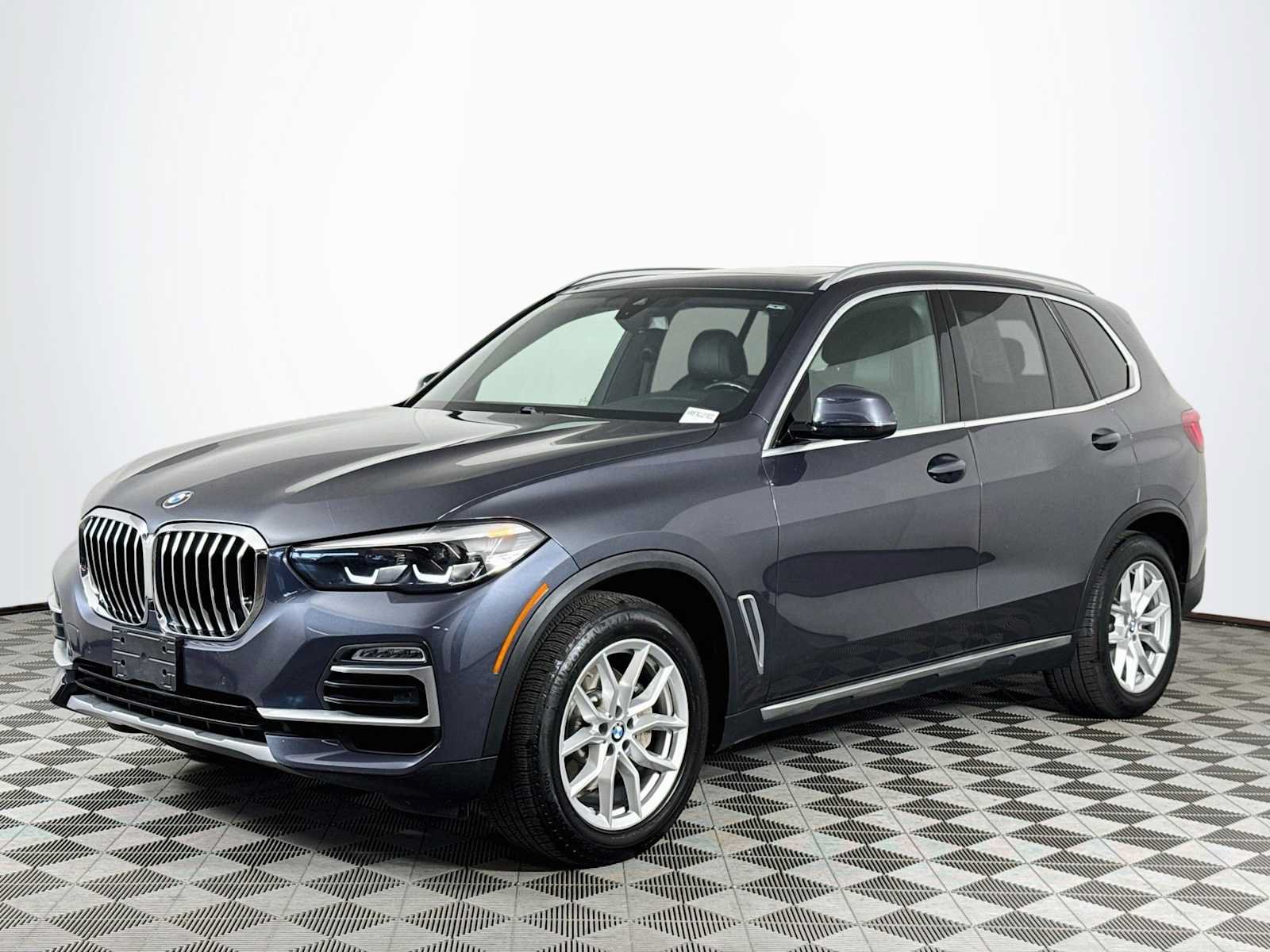 Used 2019 BMW X5 xDrive40i w/ Convenience Package AWD/4WD image 1