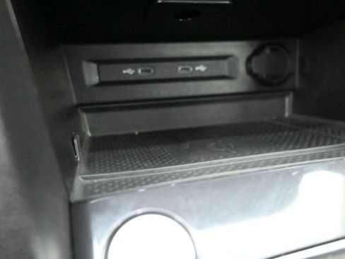 Used 2024 Volkswagen Tiguan SE FWD image 13