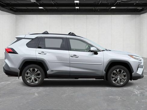Used 2025 Toyota RAV4 XLE Premium w/ Weather Package AWD/4WD image 4