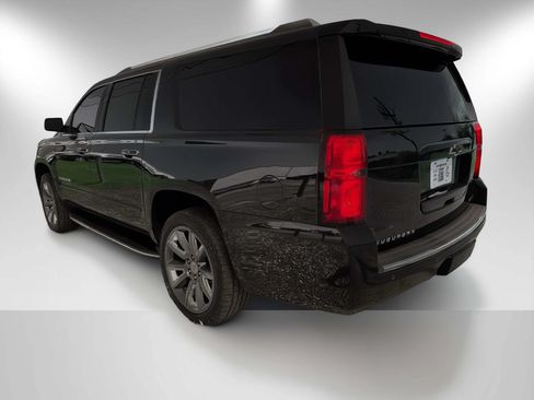 Used 2018 Chevrolet Suburban Premier RWD image 7