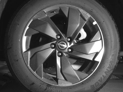 Used 2025 Nissan Rogue SV FWD image 14