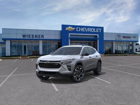 Used 2026 Chevrolet Trax RS w/ Driver Confidence Package FWD image 8