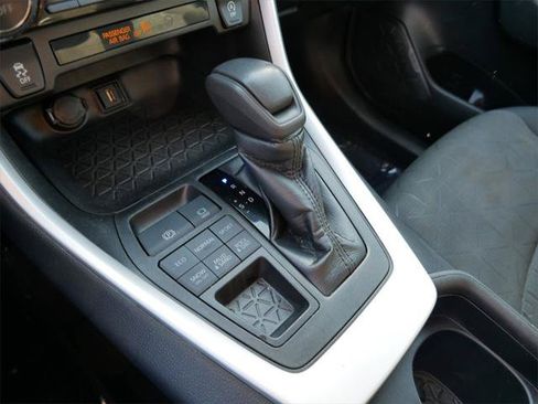 Certified 2021 Toyota RAV4 XLE AWD/4WD image 16