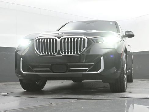 Certified 2025 BMW X5 sDrive40i w/ Climate Comfort Package RWD image 49