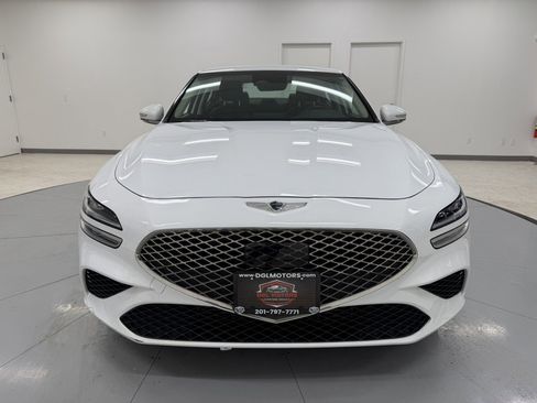 Used 2022 Genesis G70 2.0T image 3