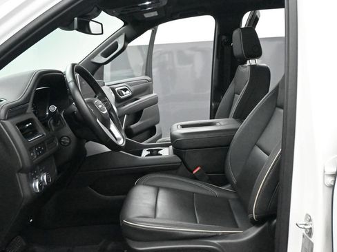 Used 2023 GMC Yukon XL SLT w/ SLT Premium Package AWD/4WD image 7