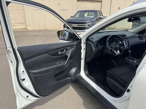 Used 2019 Nissan Rogue SV w/ Sun & Sound Touring Package AWD/4WD image 21