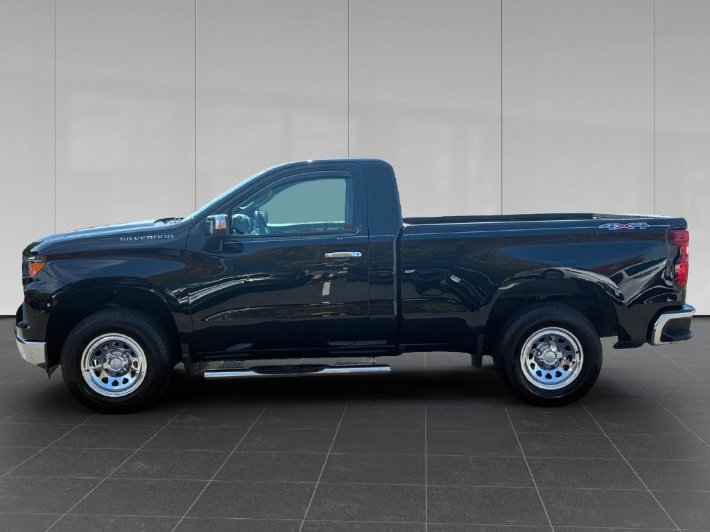 Used 2022 Chevrolet Silverado 1500 W/T w/ WT Value Package AWD/4WD image 2