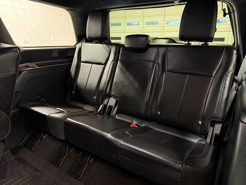 Used 2021 Ford Expedition XLT image 23