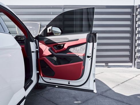 Used 2024 Lamborghini Urus S image 22