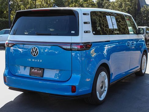 Used 2025 Volkswagen ID. Buzz 1st Edition image 6