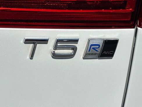 Used 2020 Volvo XC60 T5 R-Design AWD/4WD image 7