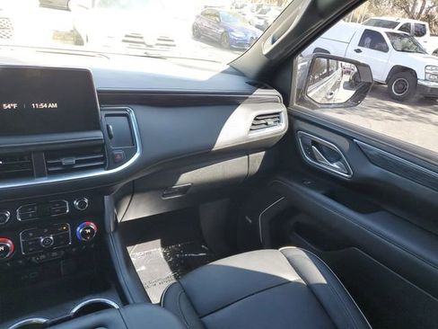 Used 2021 GMC Yukon XL SLT w/ SLT Premium Package image 14