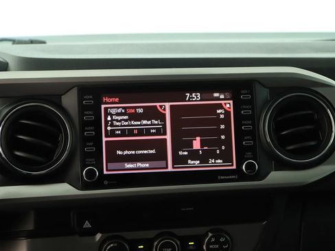 Used 2021 Toyota Tacoma SR5 RWD image 18