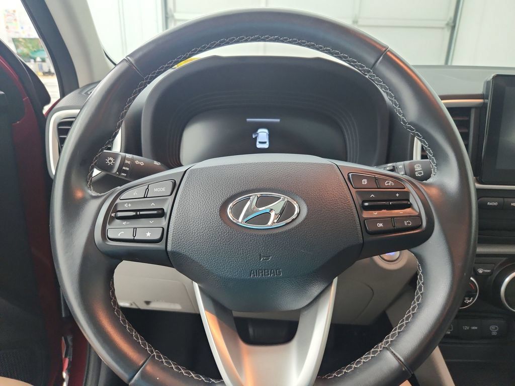 Used 2025 Hyundai Venue SEL FWD image 24
