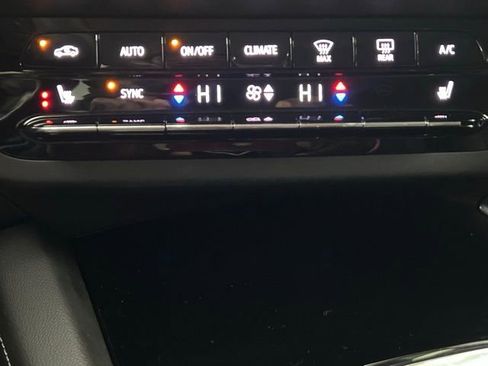 Used 2023 Buick Envision Preferred w/ Sport Touring Package image 25