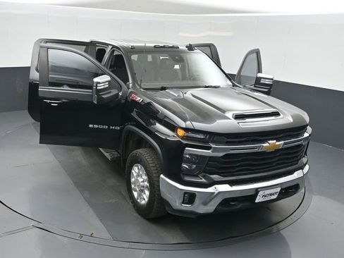 Used 2024 Chevrolet Silverado 2500 LT image 49