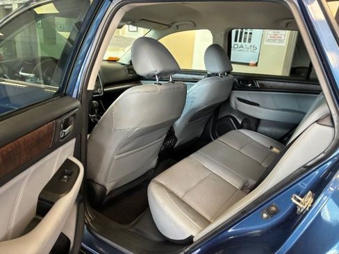 Used 2019 Subaru Outback 2.5i Limited AWD/4WD image 28