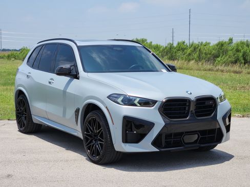 Used 2025 BMW X5 M Competition w/ Executive Package AWD/4WD image 3
