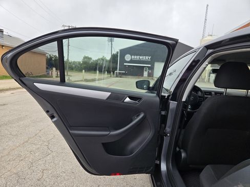 Used 2015 Volkswagen Jetta SE FWD image 6