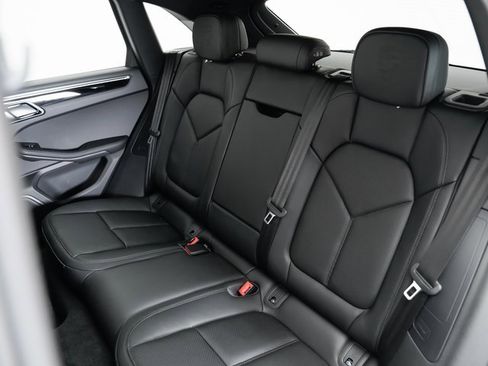 New 2025 Porsche Macan image 28