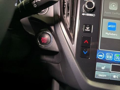 Used 2025 Subaru Forester Premium AWD/4WD image 34