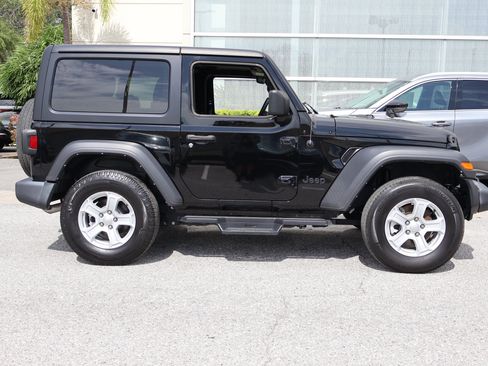 Used 2022 Jeep Wrangler Sport AWD/4WD image 8