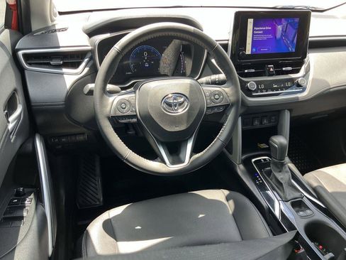 Certified 2023 Toyota Corolla Cross XLE image 15