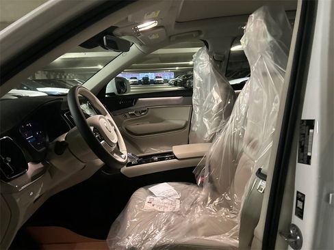 New 2026 Volvo XC90 B6 Ultra image 10