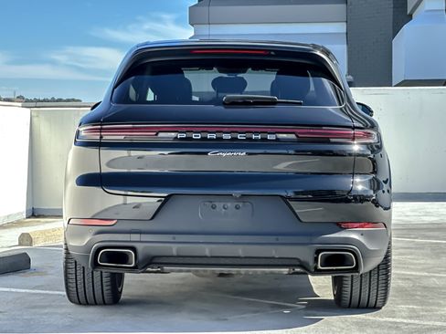 Certified 2024 Porsche Cayenne AWD/4WD image 8