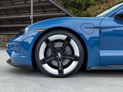Certified 2025 Porsche Taycan AWD/4WD image 13
