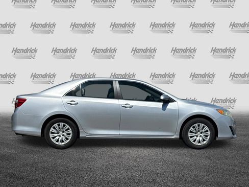 Used 2012 Toyota Camry LE FWD image 3