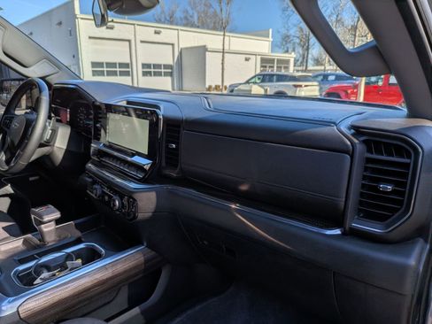 Used 2024 Chevrolet Silverado 1500 RST w/ Texas Edition Plus AWD/4WD image 37