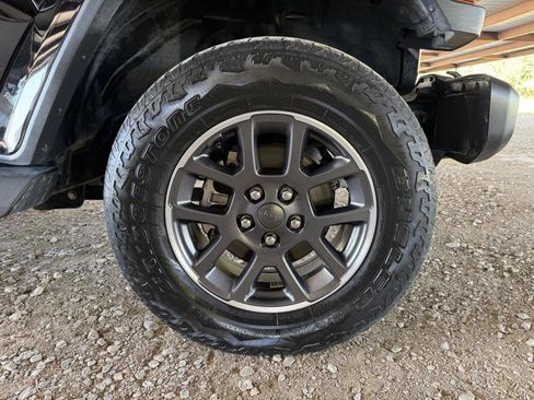 Used 2020 Jeep Gladiator Overland AWD/4WD image 44