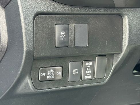 Used 2022 Toyota Tacoma TRD Sport w/ TRD Premium Sport Package AWD/4WD image 25