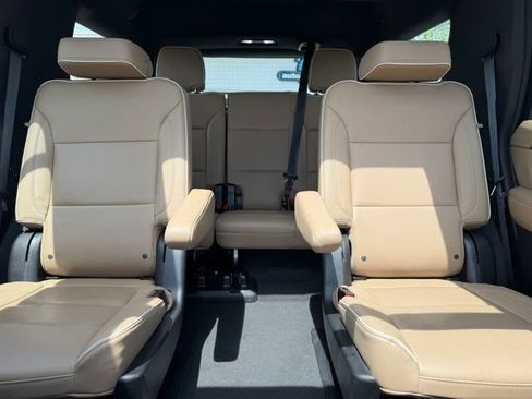 Used 2023 Chevrolet Tahoe Premier AWD/4WD image 33