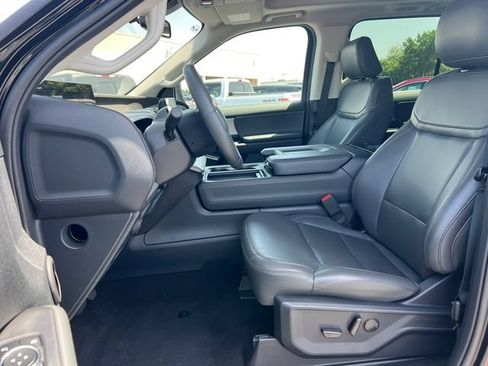 Certified 2025 Ford Expedition Active AWD/4WD image 3