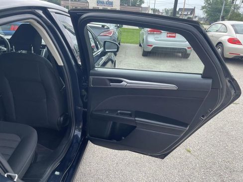 Used 2020 Ford Fusion SE FWD image 20