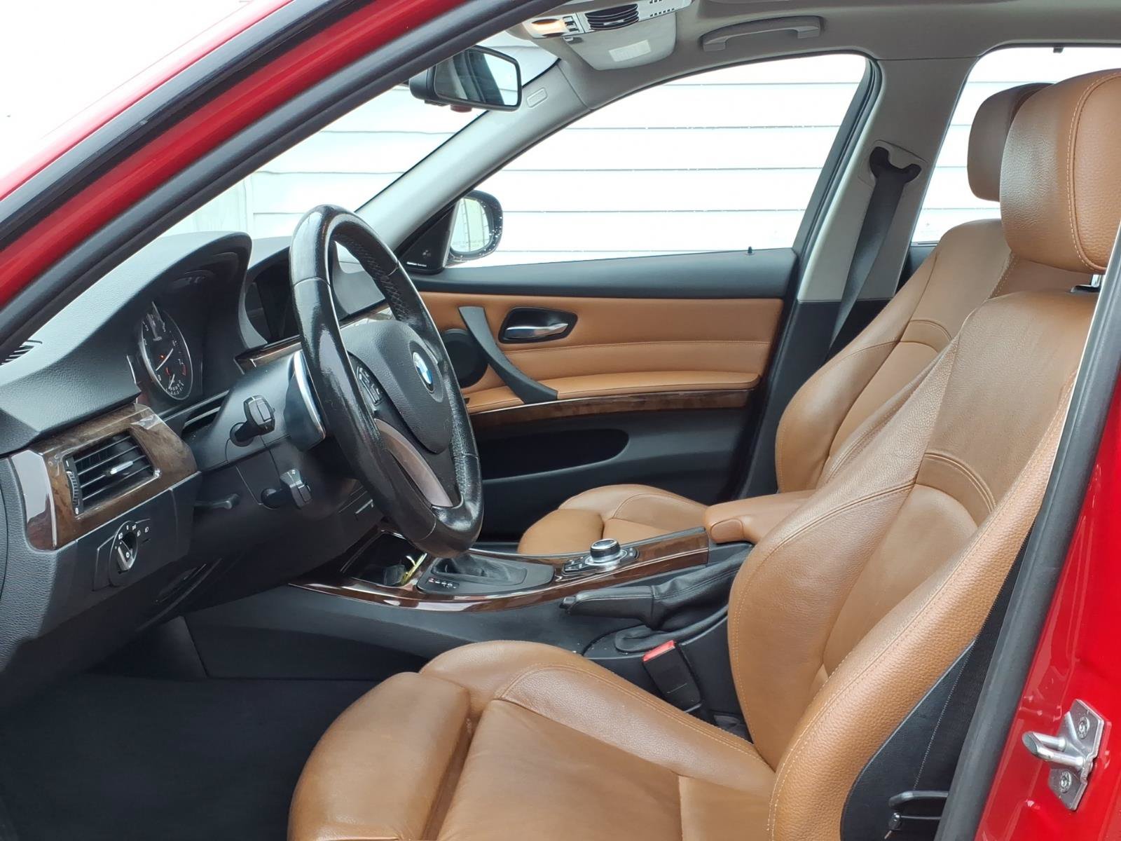 Used 2011 BMW 328i xDrive Sedan AWD/4WD image 7
